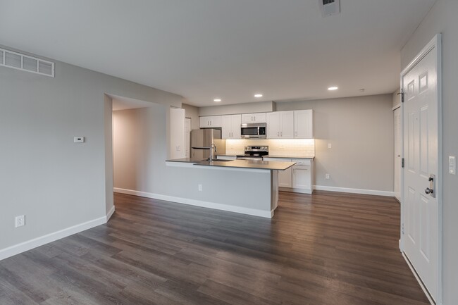 Photo - Shoal Creek Apartments