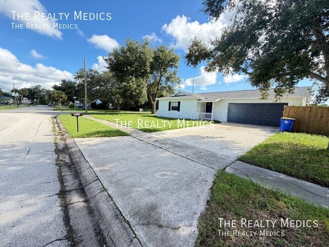 1718 Palmer Ln