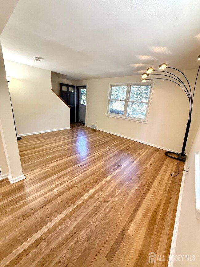 Photo - 265 Newman St