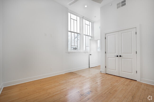 2BR, 2BA - 952SF - Primary Bedroom