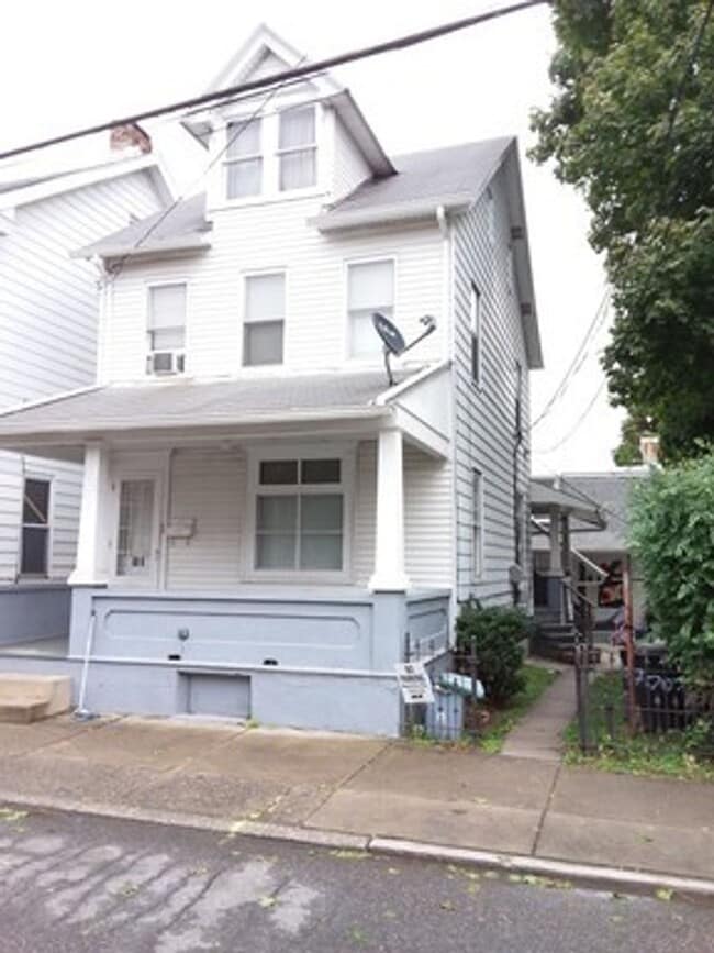 Building Photo - 707 S 5th St Unit 707-4 S 5th St