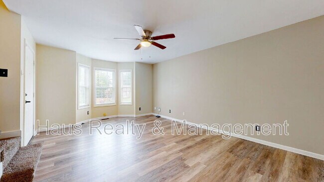 3248 N Senseney Cir