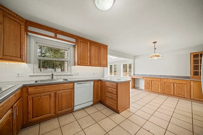 Photo - Beautiful Single Family Home for Rent in an Unbeatable Longmeadow Neighborhood!