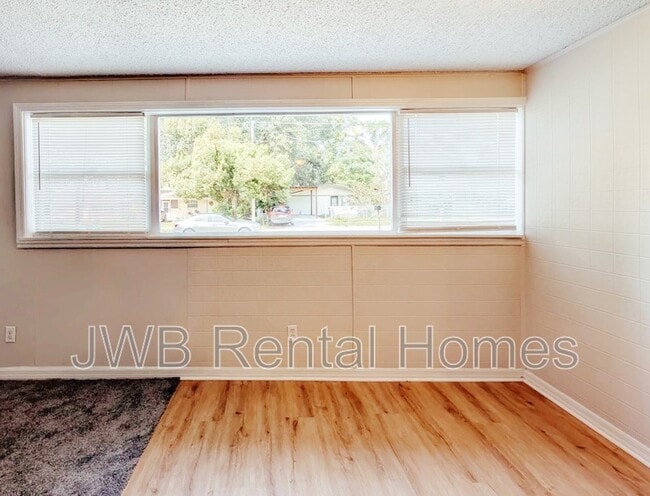 8740 Free Ave