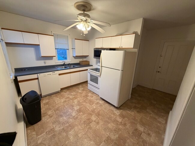 Building Photo - 74 Mount Prospect St Unit 2F