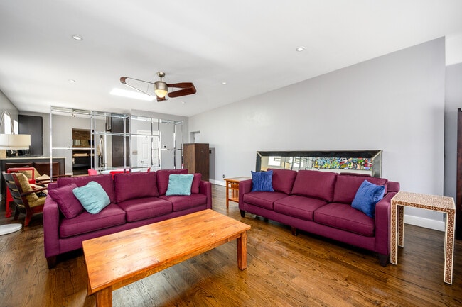 Photo - 1646 W Blackhawk St