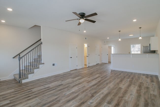 Photo - 550 Peachers Mill Rd