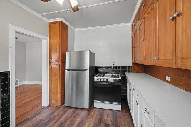 Photo - Charming 3 Bed, 1 Bath Rental in Downtown Bay City - $1250/month Unit 2
