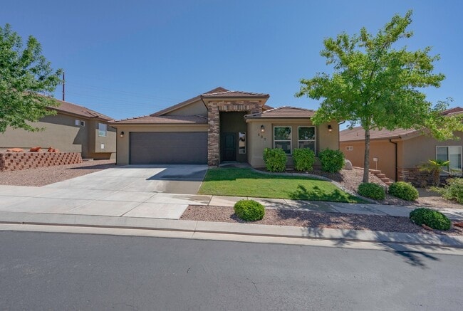 Pet Friendly-Beautiful 3 bed 2 bath home w... - Pet Friendly-Beautiful 3 bed 2 bath home w...