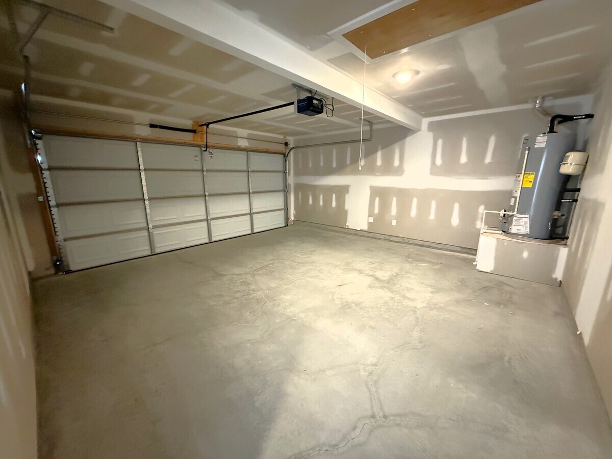 Photo - 334 Amber Ave