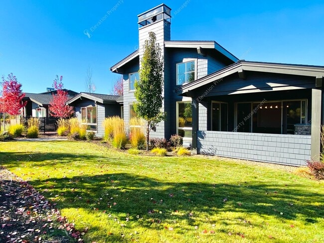 Building Photo - Luxury Single-Level 3BR - 3.5BA Living in Tetherow