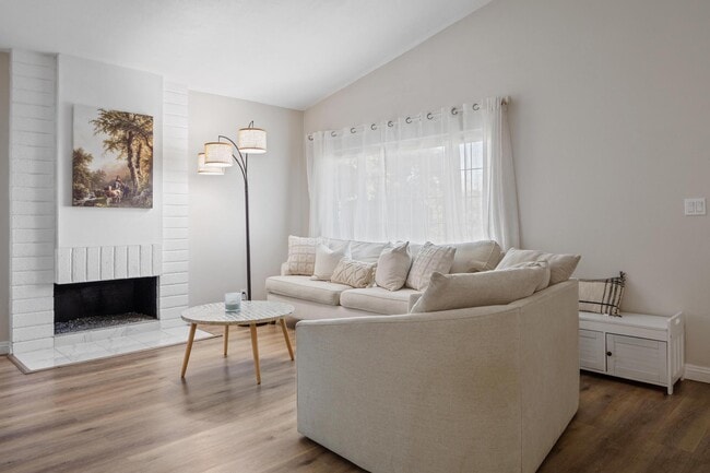 Photo - 25435 Via Pacifica