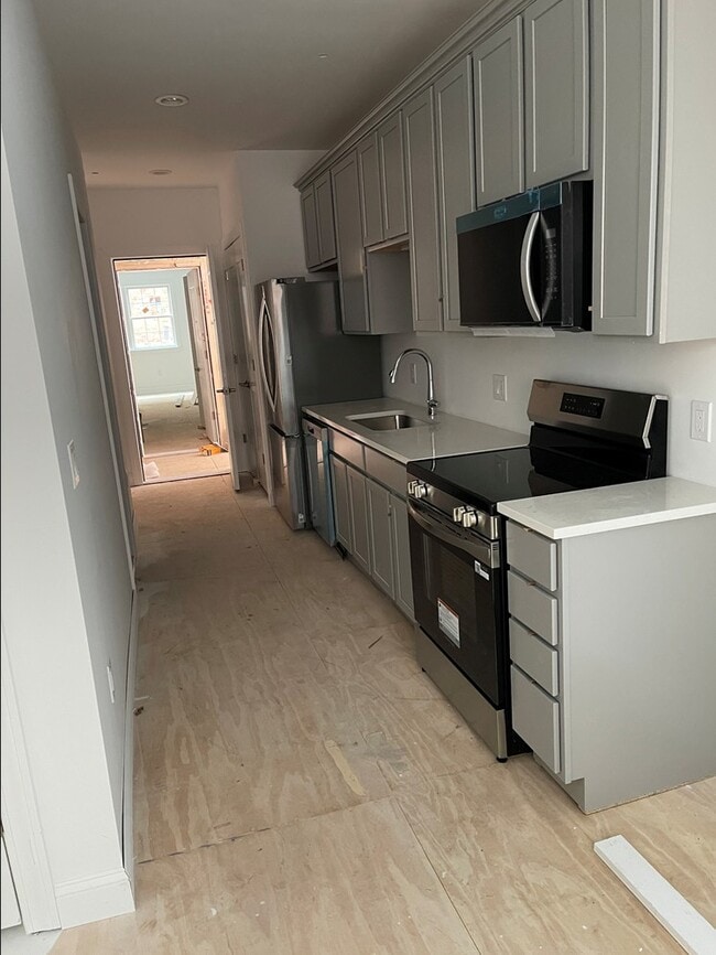 Building Photo - Residences on Main