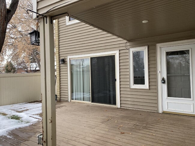 Photo - "Charming 2-Bed Townhouse Retreat in Denver – Spacious 1,240 Sq Ft with 1.5 Baths!" Unit 30