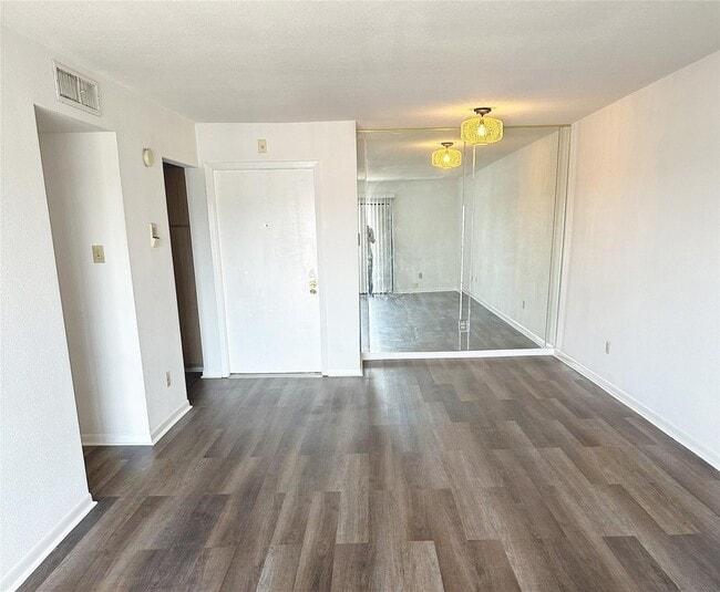 Photo - 2824 S Bartell Dr Unit 35