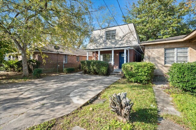 2-Bedroom, 1-Bathroom Lower-Level Unit in ... - 2-Bedroom, 1-Bathroom Lower-Level Unit in ...