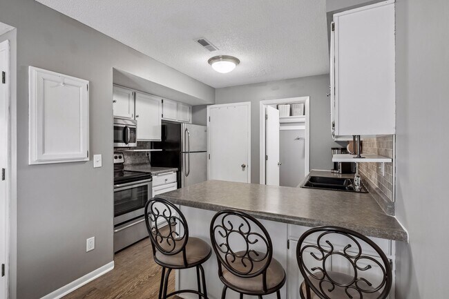 1748 Karis Way