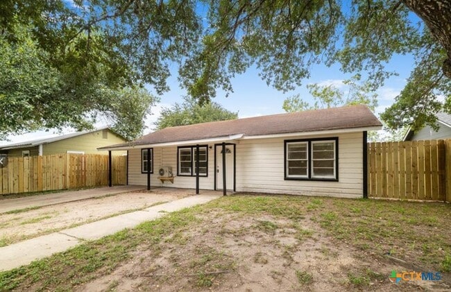 Photo - 205 E Johnson St