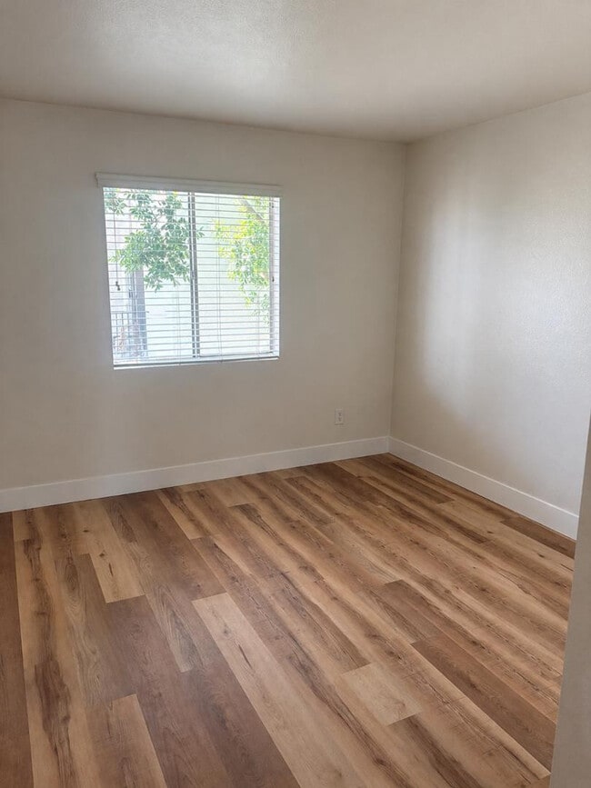 Photo - 740 W Elm St Unit 207