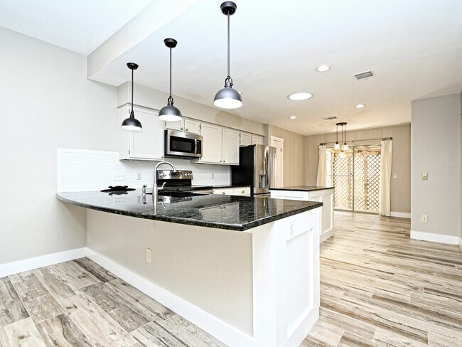 8406 Racine Trail