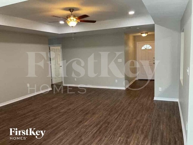 Photo - 2026 Greenview Dr