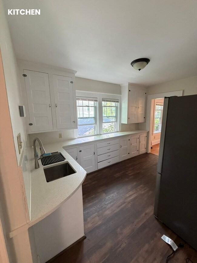115 Willis Ave Unit 115 Willis Ave