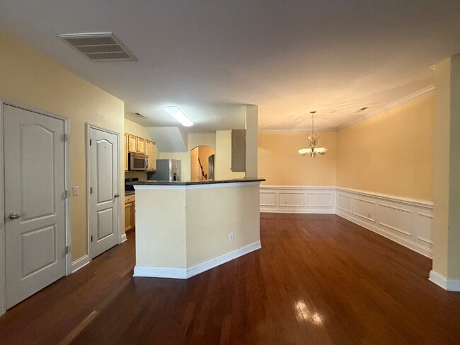 Photo - Large Three Bedroom Townhouse! New Carpet & Paint!