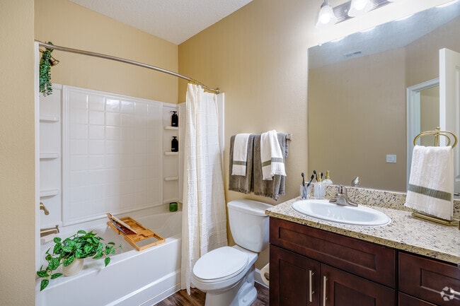 1BR, 1BA - 821SF - Bathroom