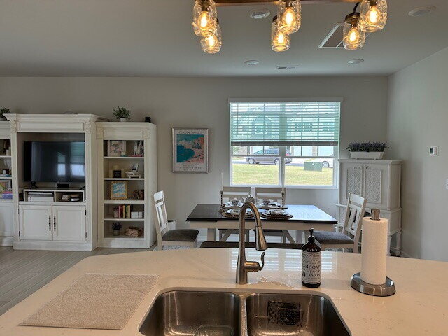 Photo - Beautiful 3 bedroom townhome with backyard space in Pendleton