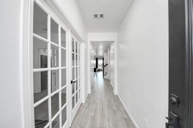 Photo - 8111 Fairfield Mnr Wy