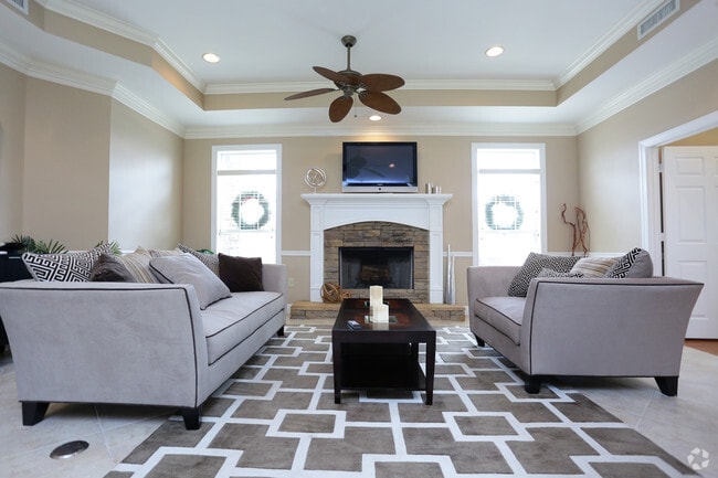 Photo - Chapel Lakes