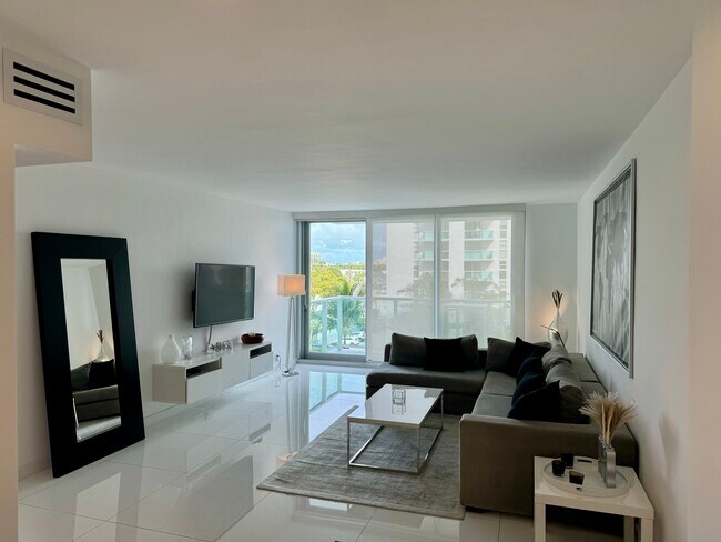 Photo - 1000 West Ave Unit Mirador #407