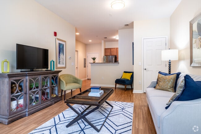 1BR, 1BA-740SF-Livingroom #3