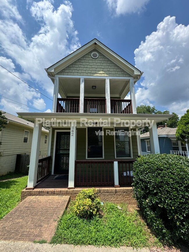 Photo - 142 Little St SE Rental