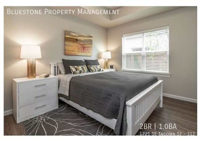 Photo - 1721 SE Tacoma St Unit 312