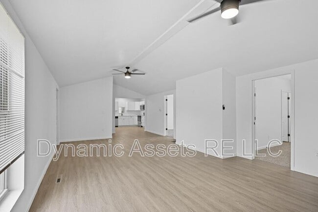 Photo - 816 W 3rd St