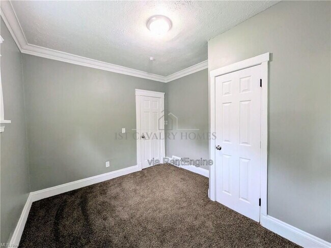 Photo - 10302 Lamontier Ave