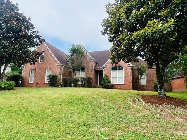 Building Photo - 4 BEDROOM/2 BATH HOME + Bonus Room in Rive...