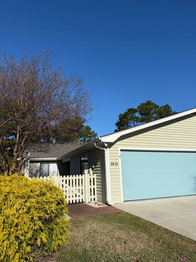 Photo - 5935 Inland Greens Dr