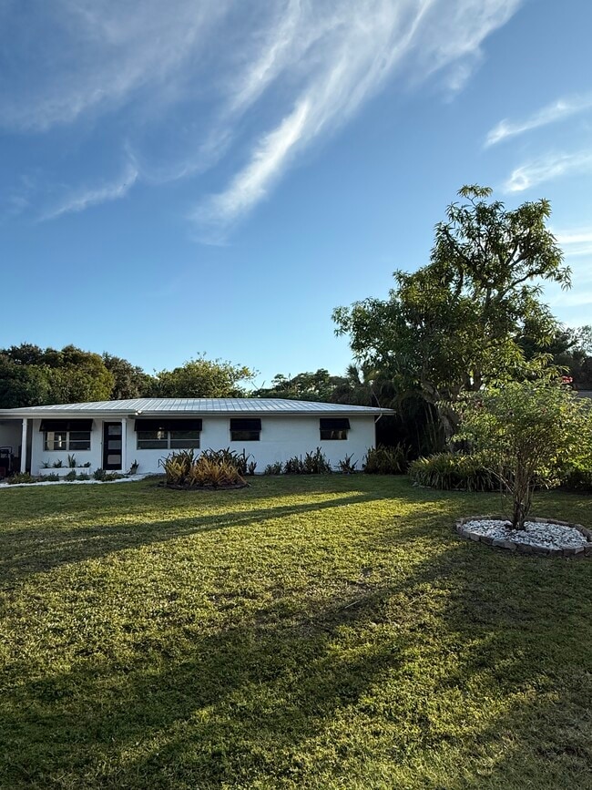 Building Photo - 1184 Milano Dr