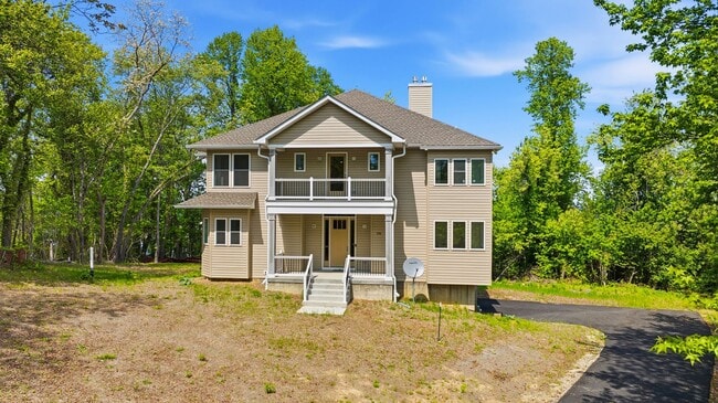 Building Photo - 5116 Shore Dr