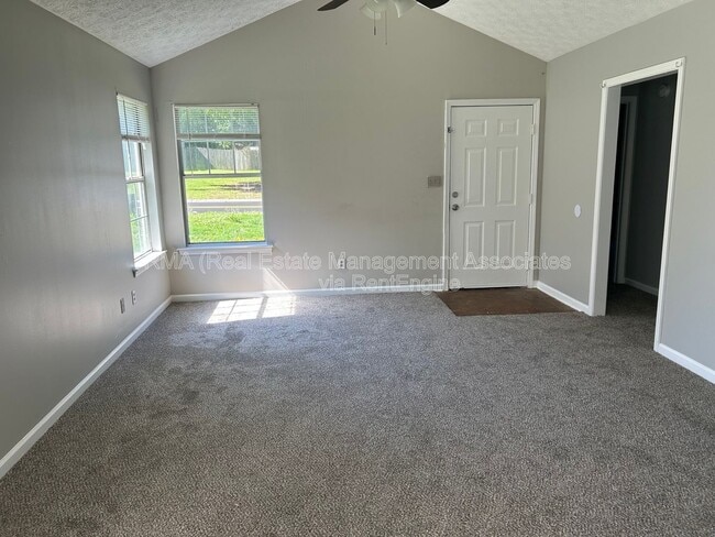 Photo - 132 Tuscany Ln