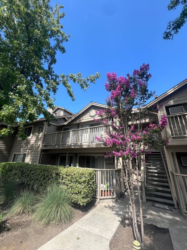 Photo - Extremely Well Maintained Upstairs 1/1 Condo Near Light Rail Now Available!