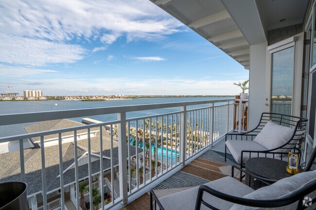 MAA Breakwater Apartments - Tampa, FL | ForRent.com