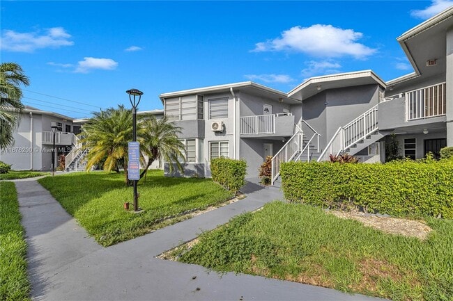 Photo - 1659 NE Miami Gardens Dr Unit 110