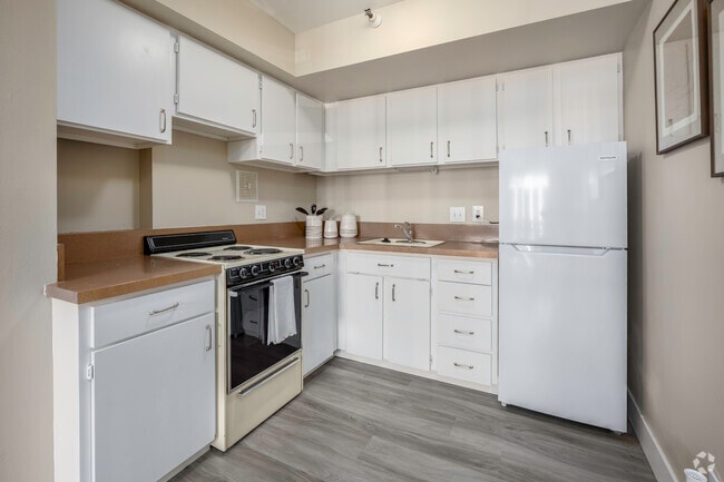 1 habitación, 1 baño, 580 pies cuadrados, cocina - The Riverview (55+)