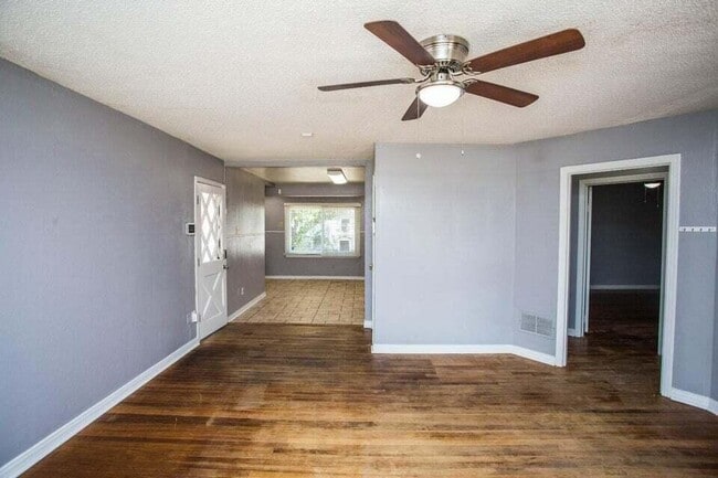 Photo - 2516 42nd St