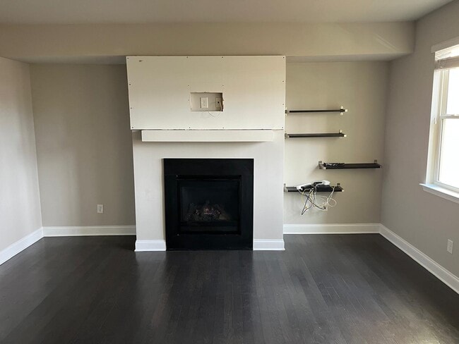 Photo - 897 Whittington Pky SW