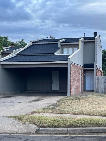 Building Photo - 4319 53rd St Unit B