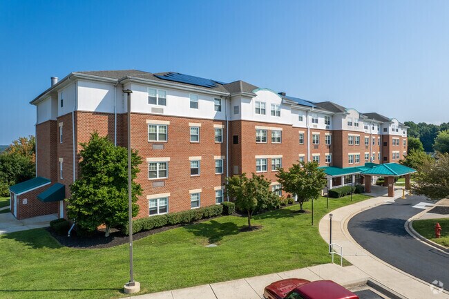 2BR, 1BA - 910SF